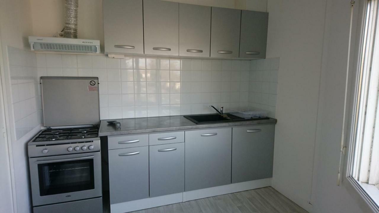 Appartement De 79 M² A 500 Metres De La Cure Jonzac Exterior photo